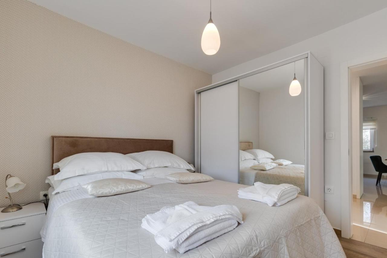 Elegant Two Bedroom Apartment Zadar Eksteriør bilde
